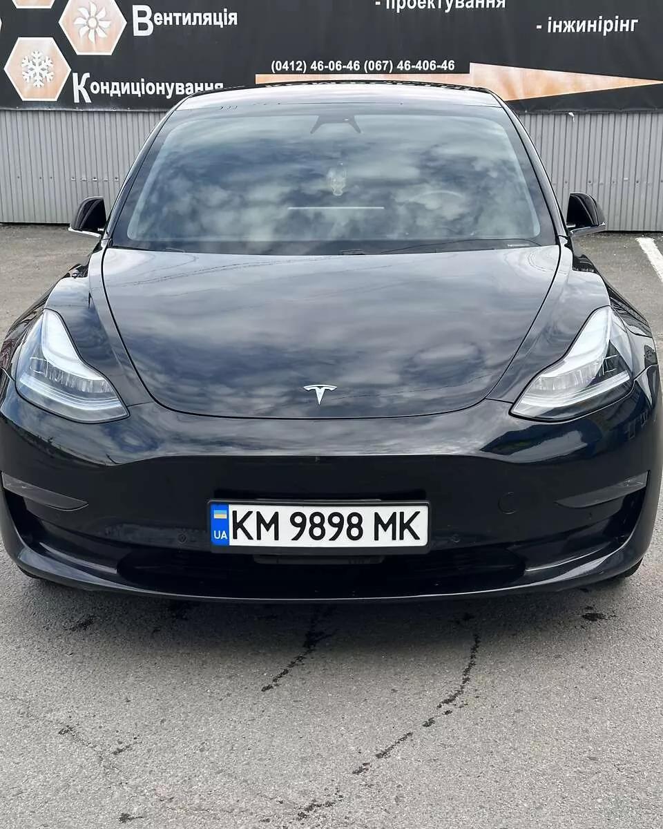 Tesla Model 3  68.3 kWh 201801