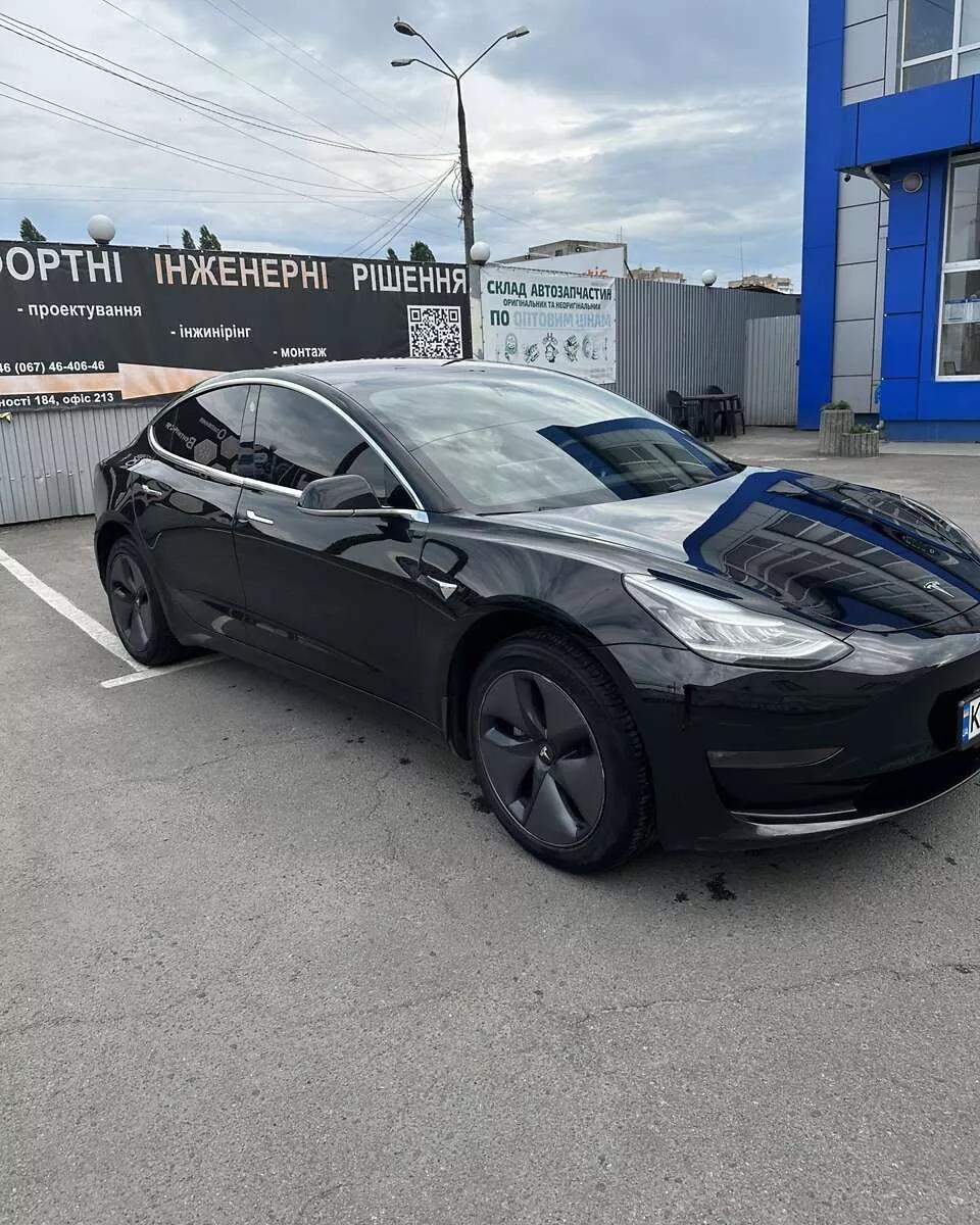 Tesla Model 3  68.3 kWh 2018thumbnail181
