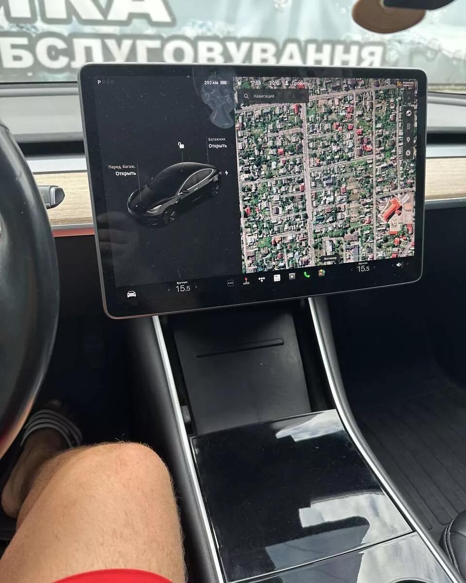 Tesla Model 3  68.3 kWh 2018thumbnail241