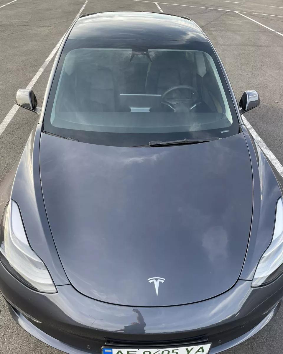 Tesla Model 3  2021101