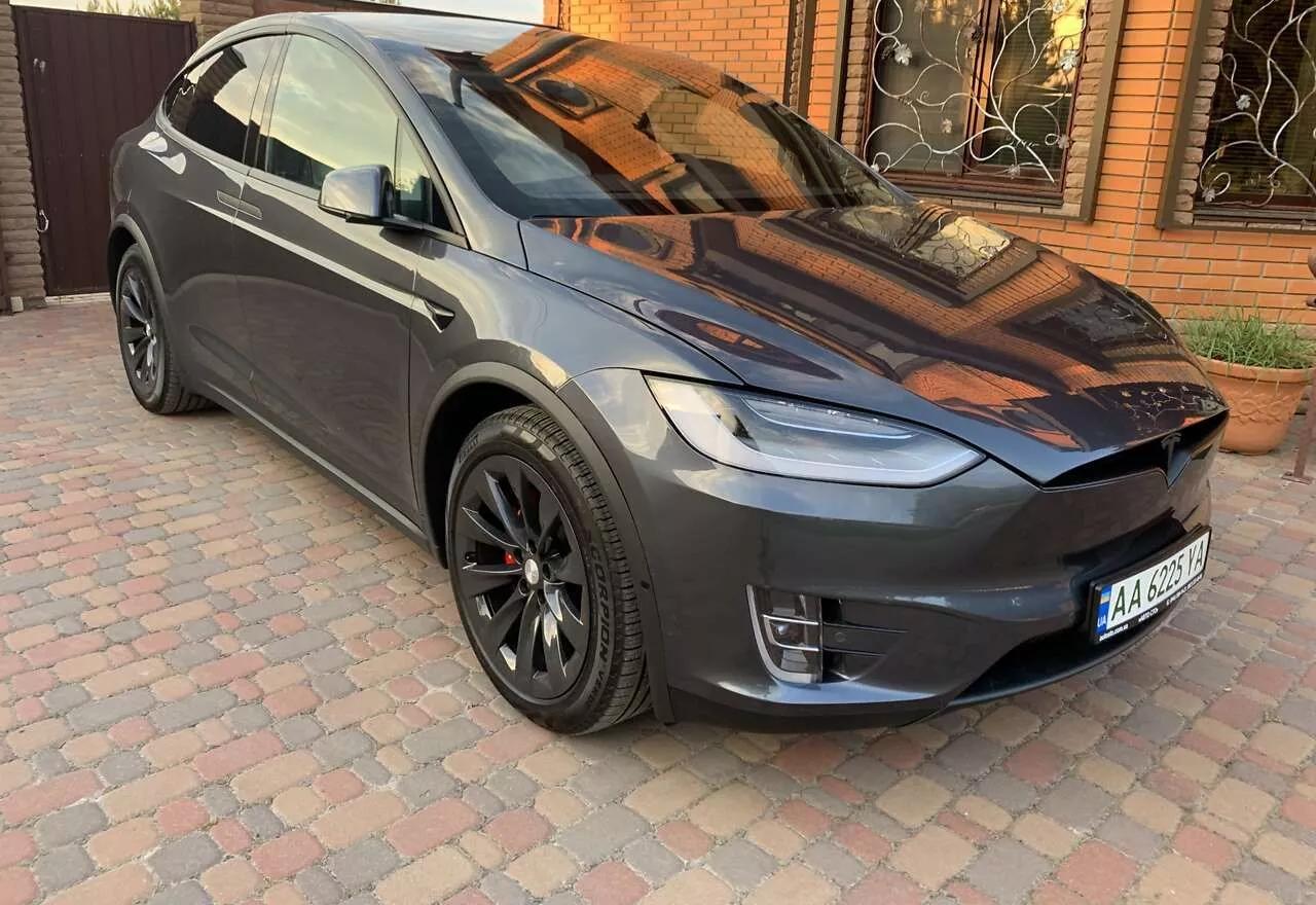 Tesla Model X  2019thumbnail01