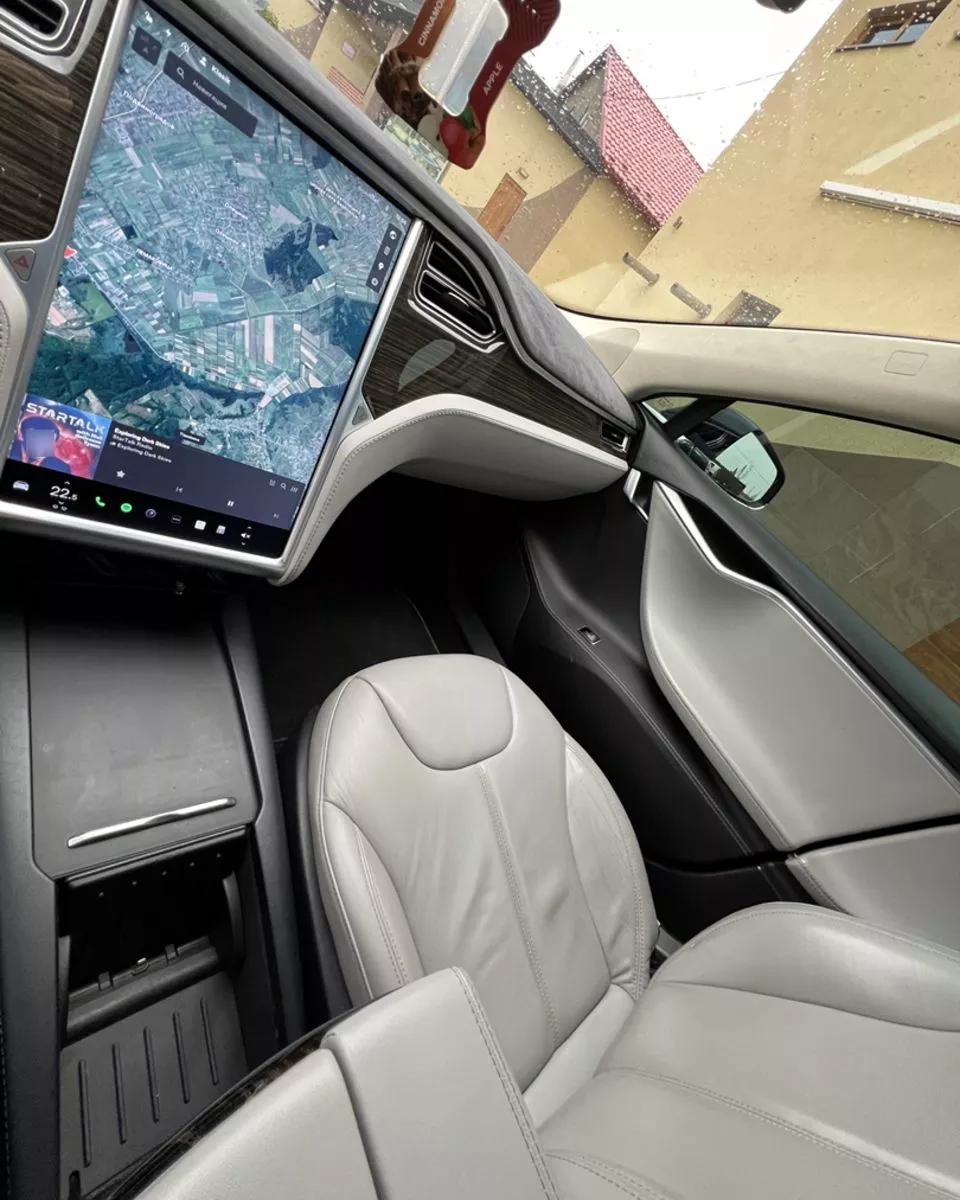 Tesla Model S  85 kWh 201471