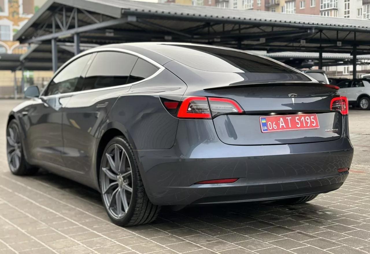 Tesla Model 3  80.5 kWh 2020241