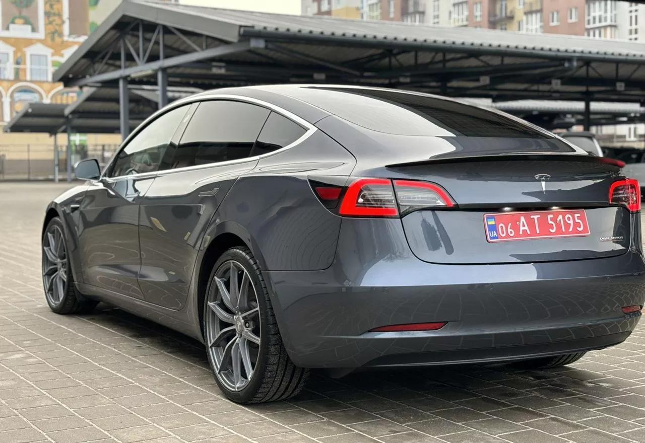 Tesla Model 3  80.5 kWh 2020251
