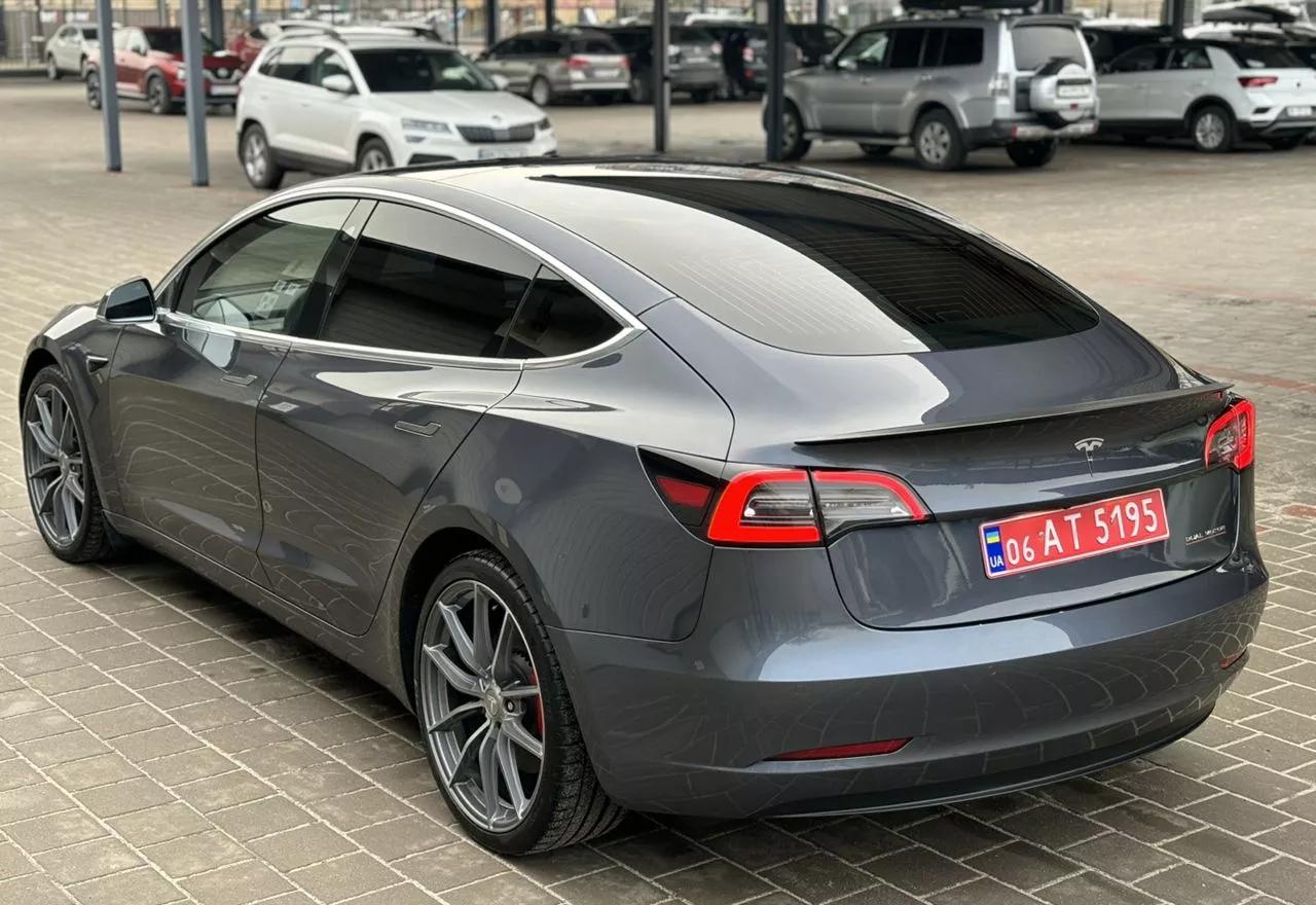 Tesla Model 3  80.5 kWh 2020281