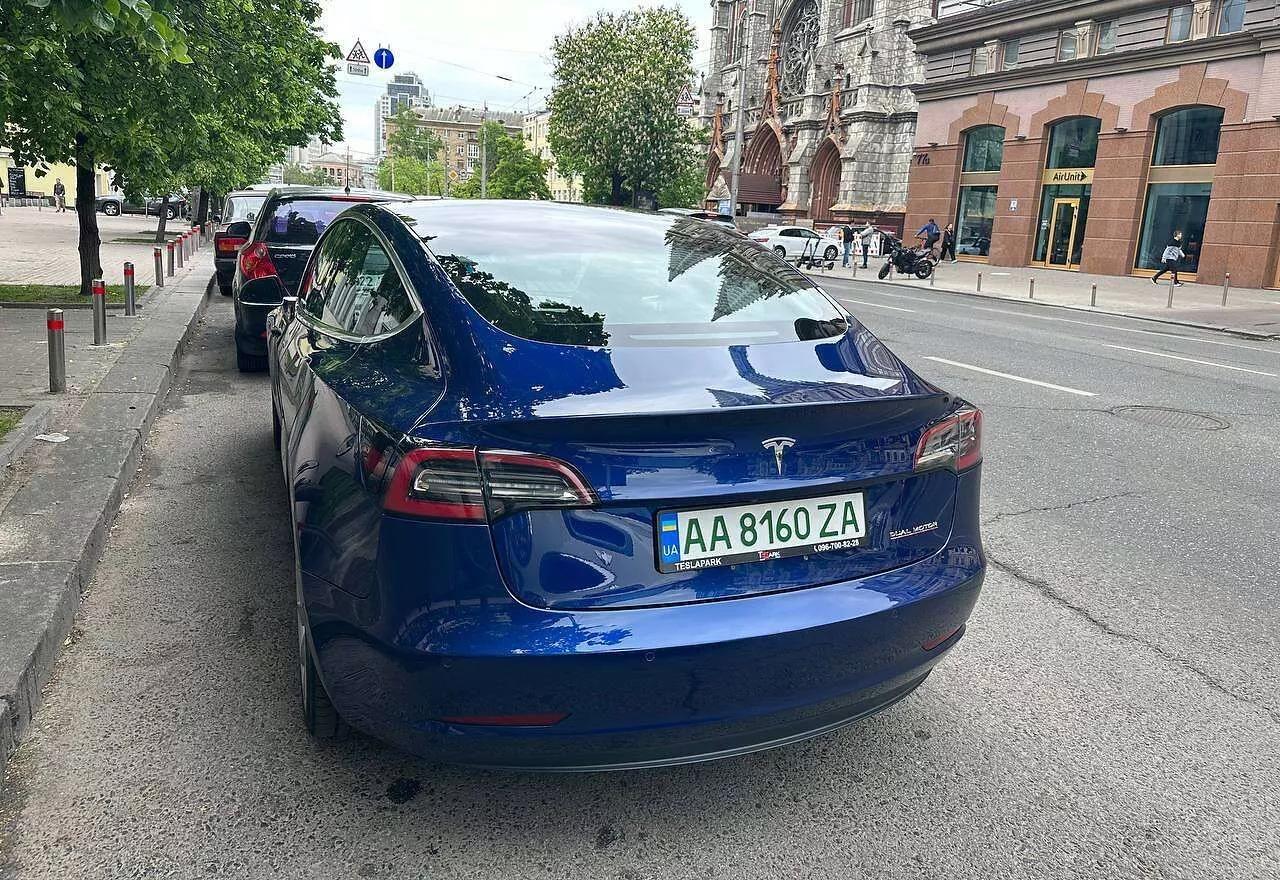 Tesla Model 3  201841