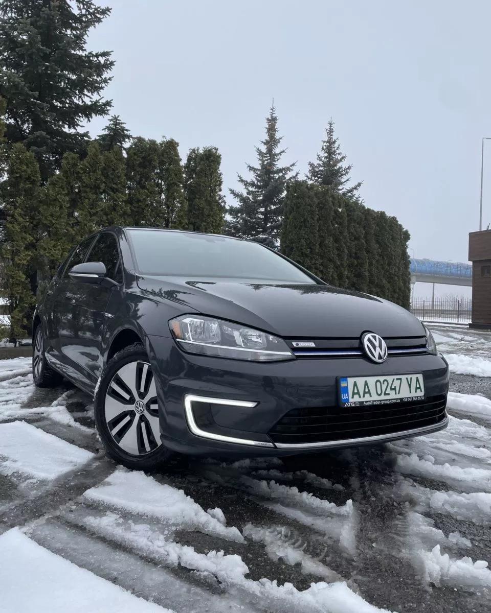 Volkswagen e-Golf  38 kWh 2017thumbnail11
