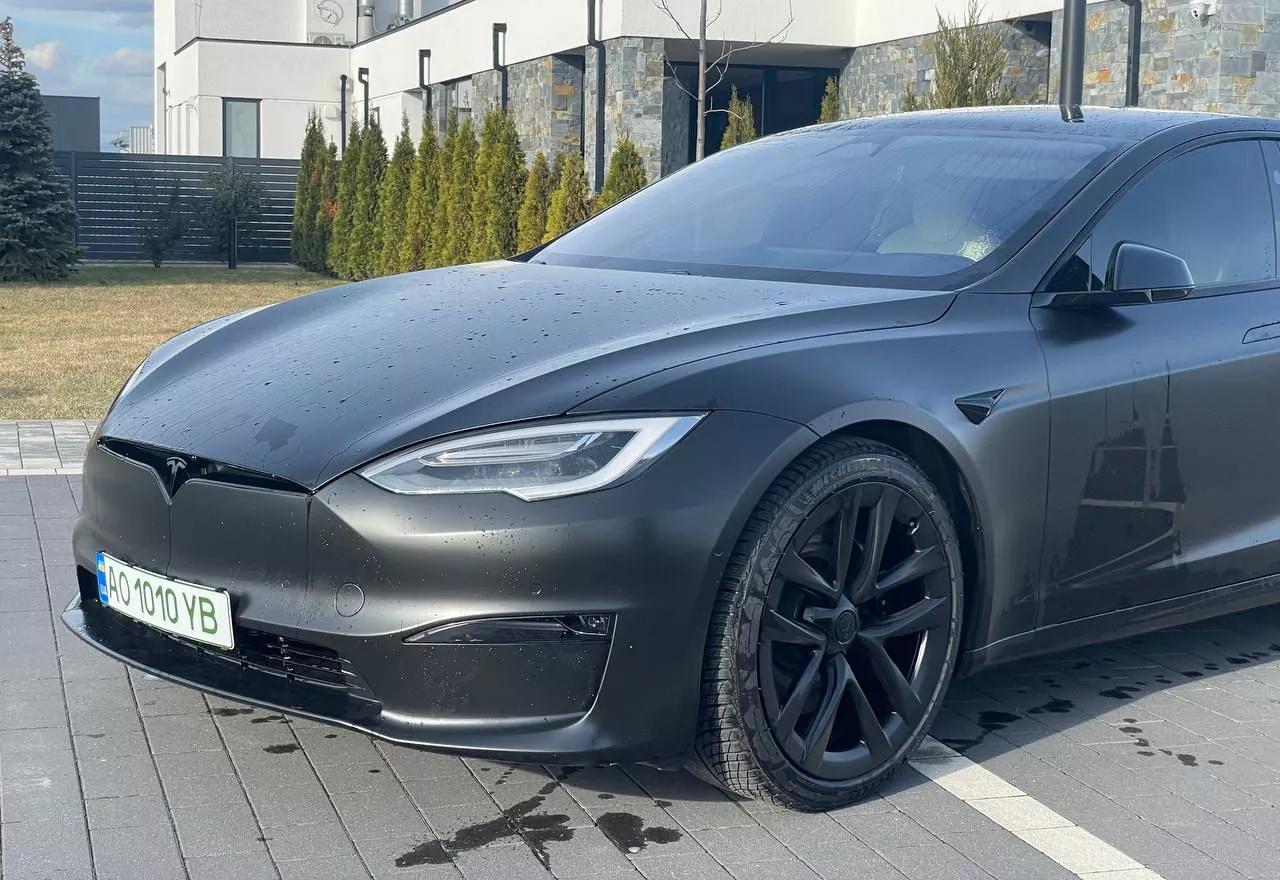 Tesla Model S  2021thumbnail111