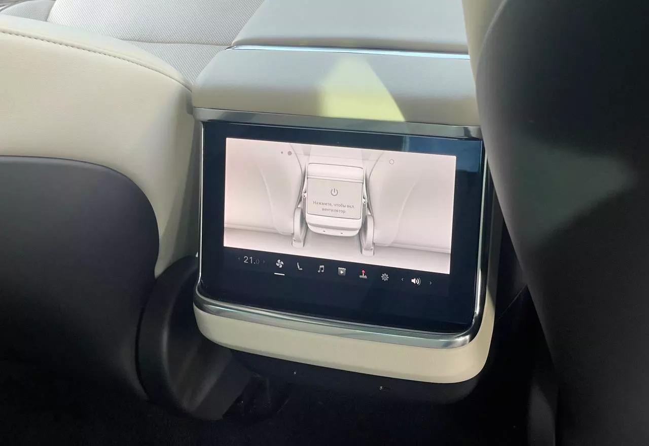 Tesla Model S  2021thumbnail221