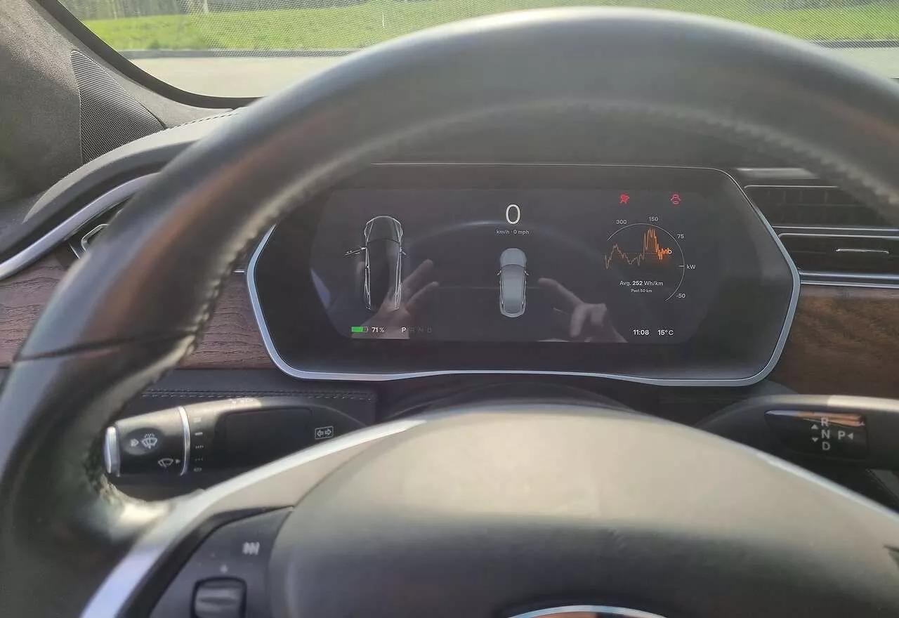 Tesla Model S  100 kWh 2017thumbnail261