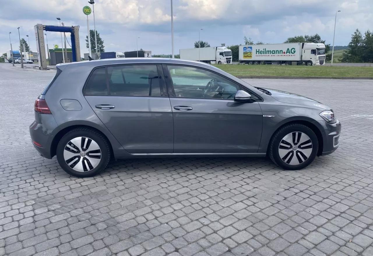 Volkswagen e-Golf  35.8 kWh 2018thumbnail11