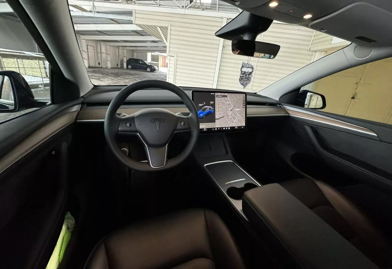 Tesla Model Y  82 kWh 2022111