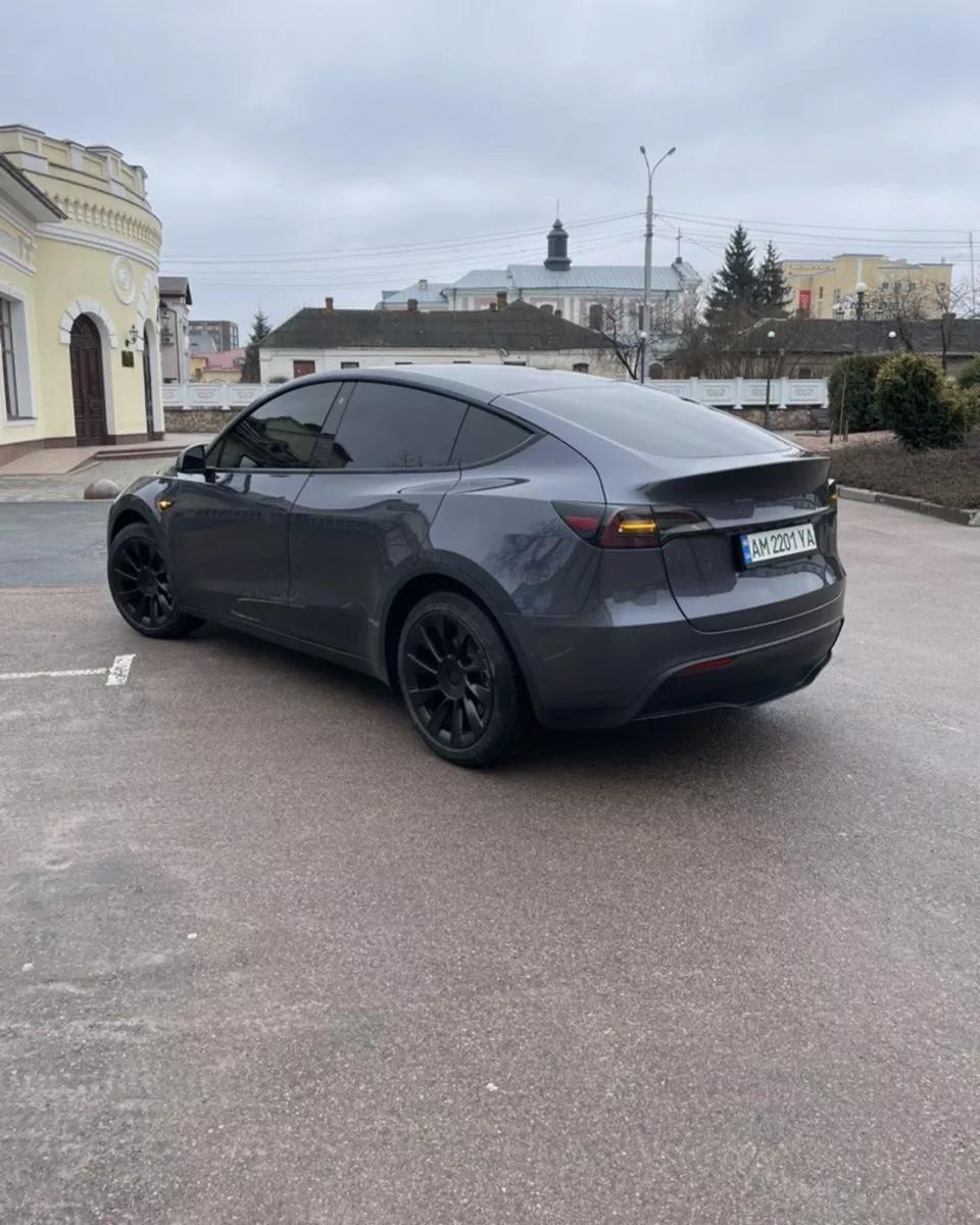 Tesla Model Y  82 kWh 2022111