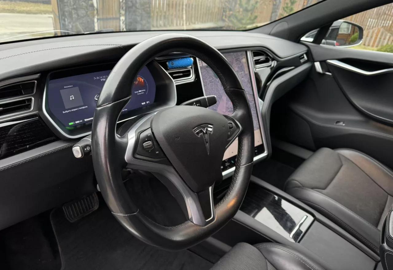 Tesla Model S  75 kWh 2018221