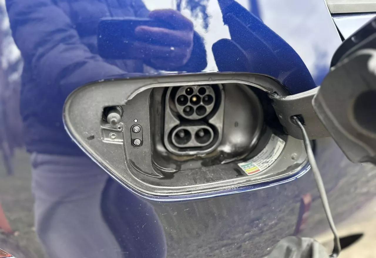 Volkswagen e-Golf  36 kWh 2019thumbnail101