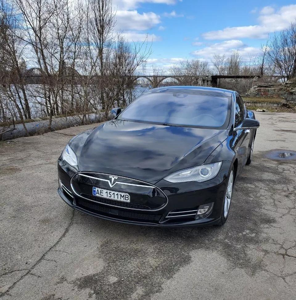 Tesla Model S  90 kWh 201511