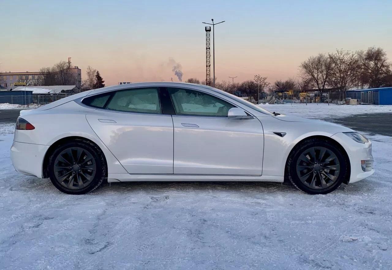 Tesla Model S  100 kWh 2019121