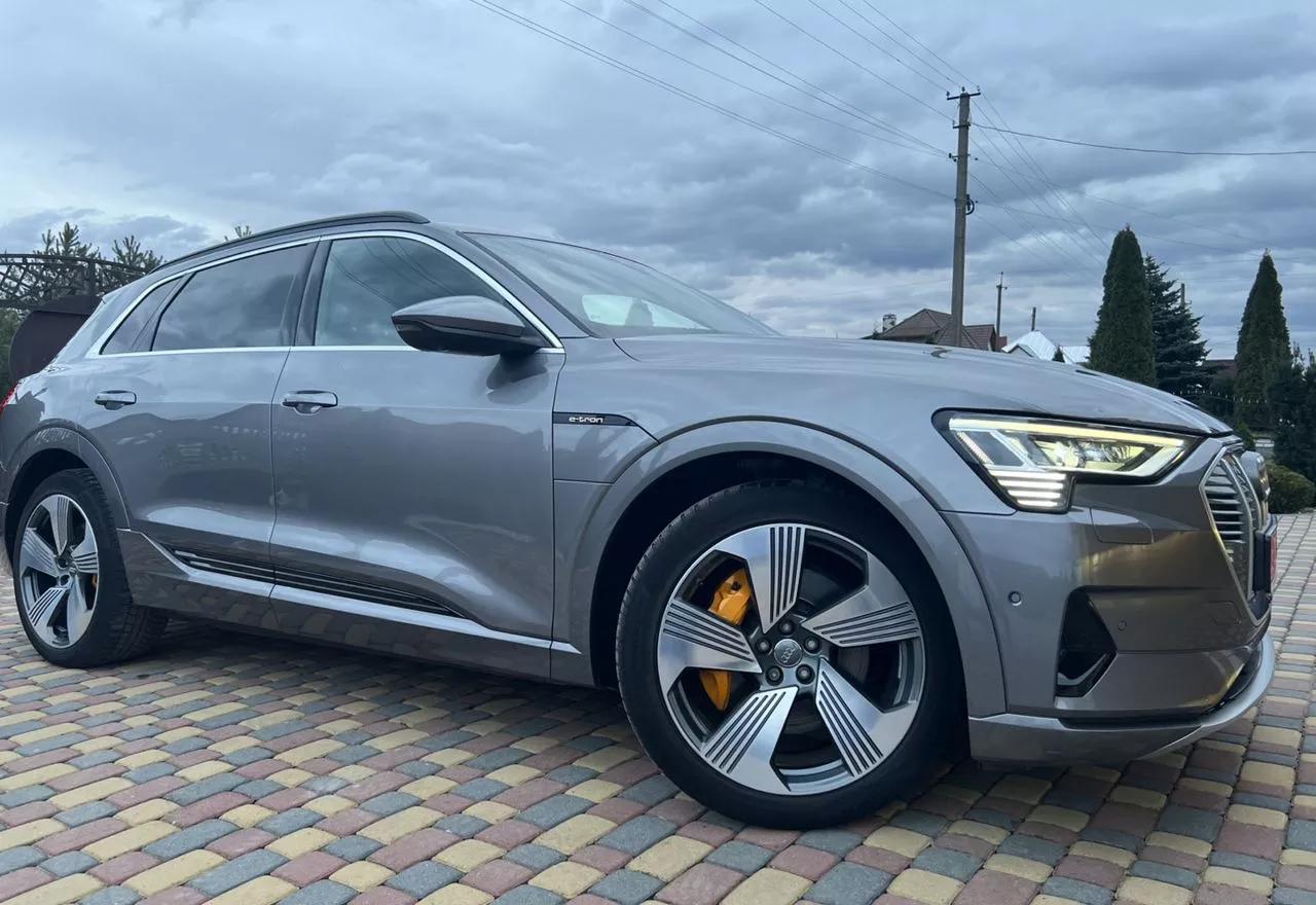 Audi E-tron  2019thumbnail31
