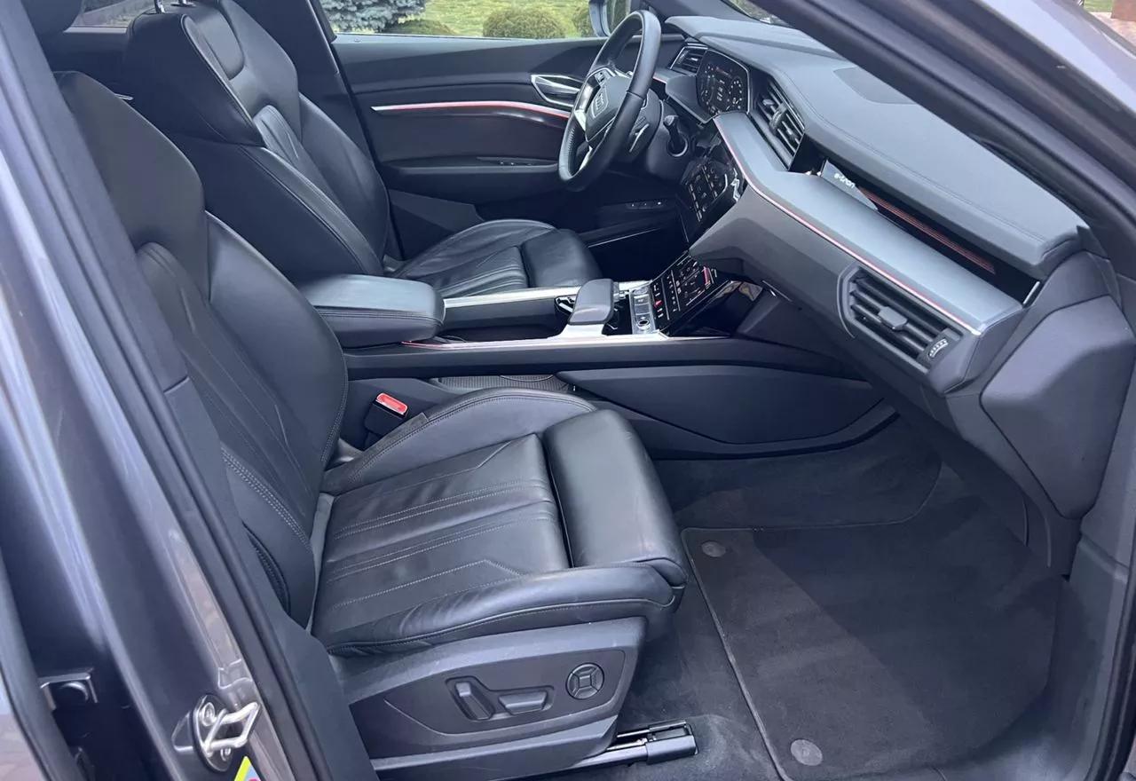 Audi E-tron  2019thumbnail171