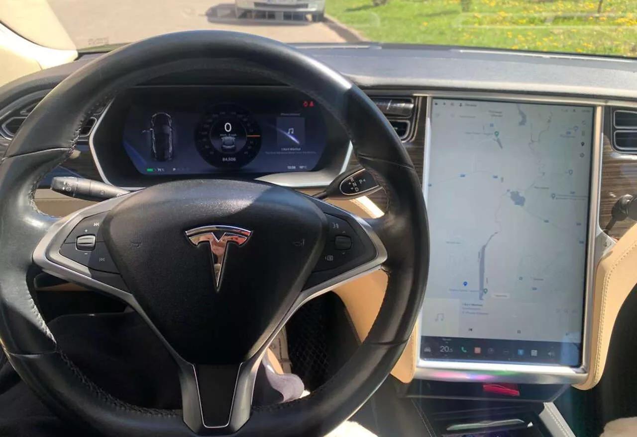 Tesla Model S  60 kWh 201421