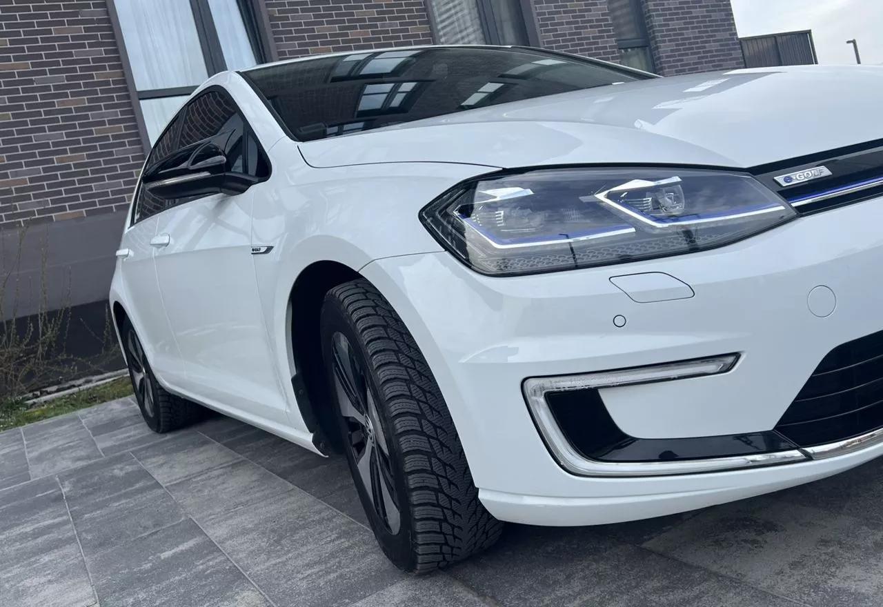Volkswagen e-Golf  100 kWh 2017thumbnail71