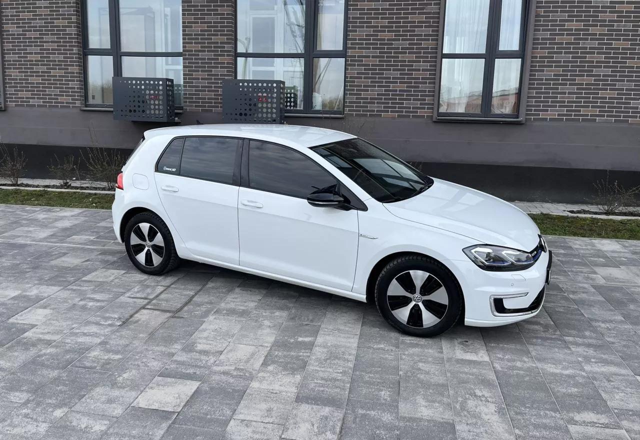 Volkswagen e-Golf  100 kWh 2017101