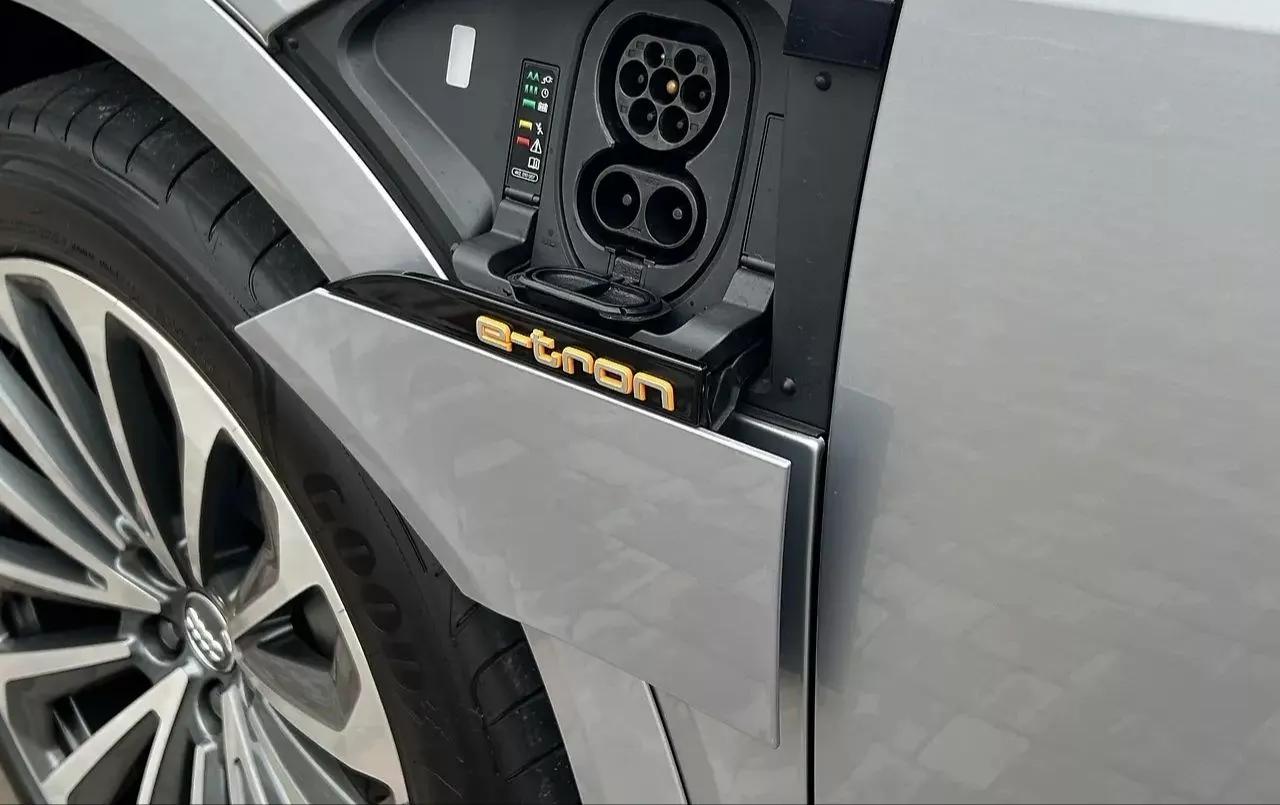 Audi E-tron  95 kWh 2019121