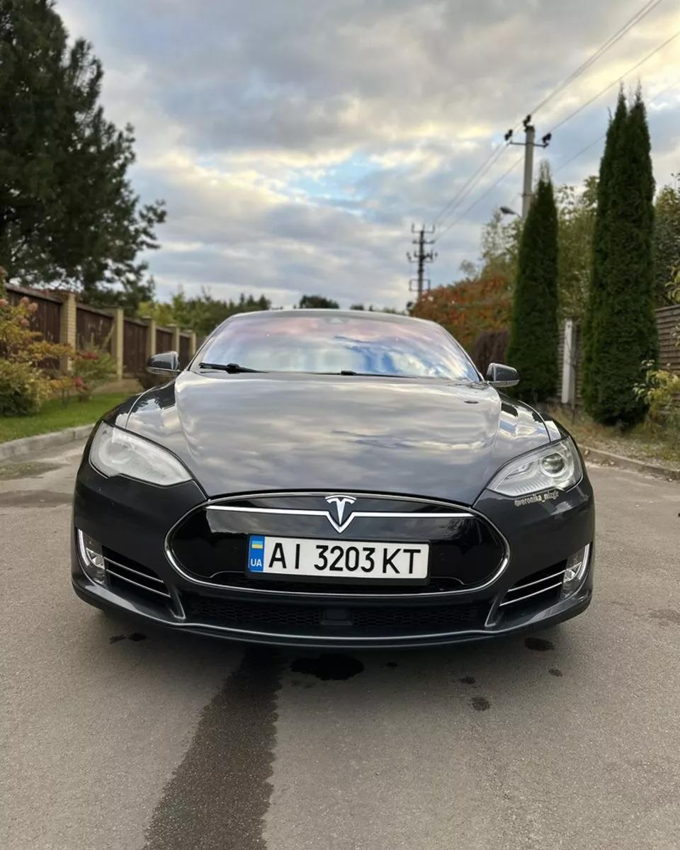 Tesla Model S  2015thumbnail31