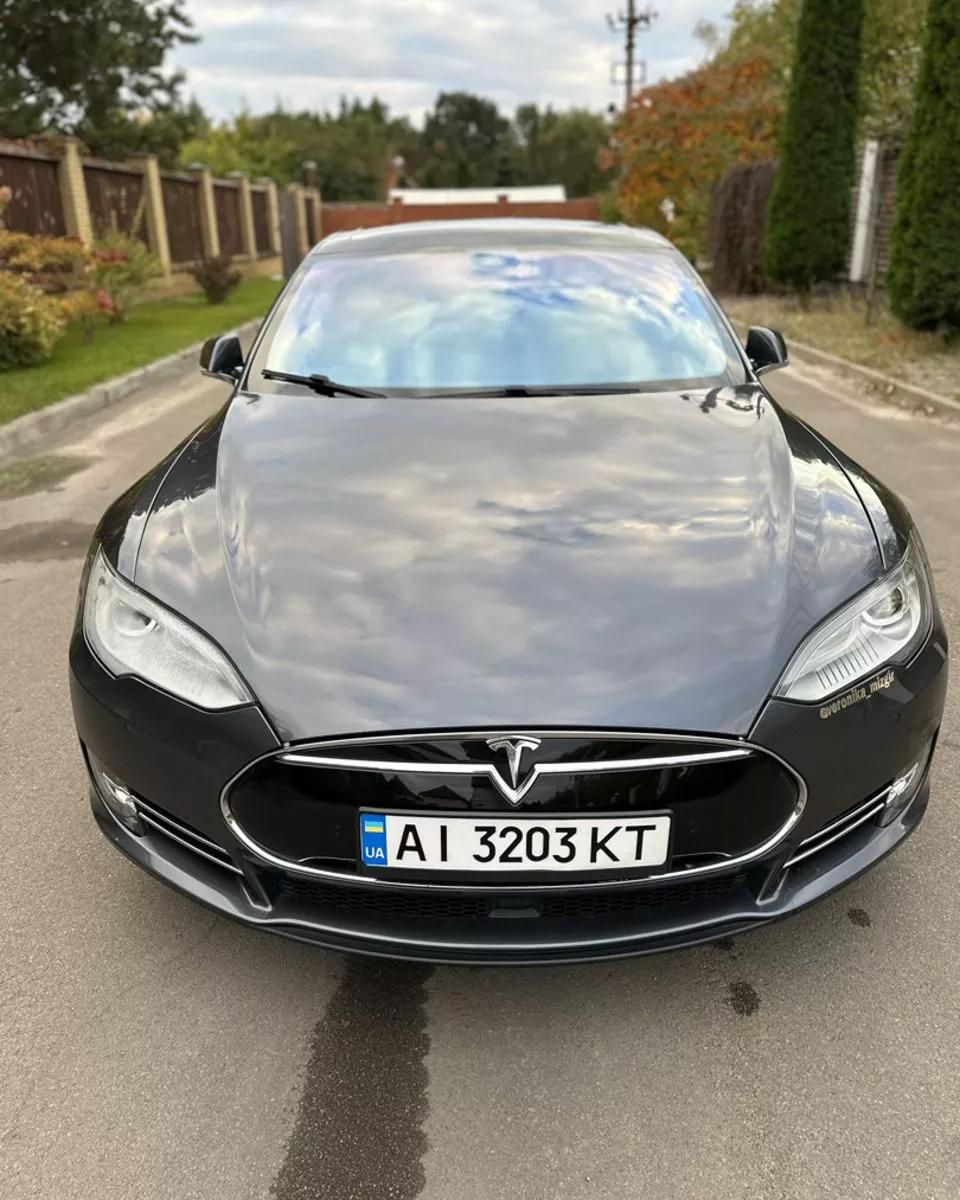 Tesla Model S  201541