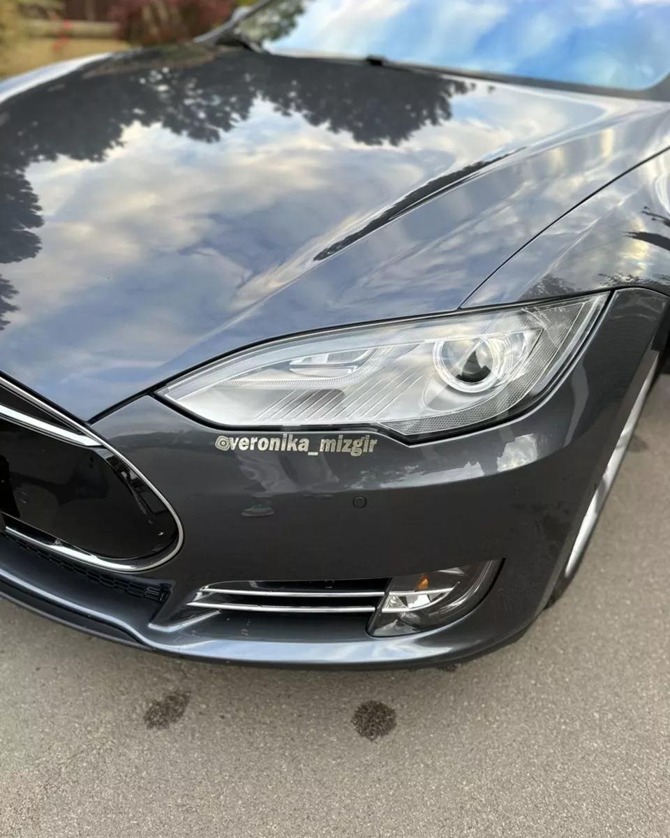 Tesla Model S  201551