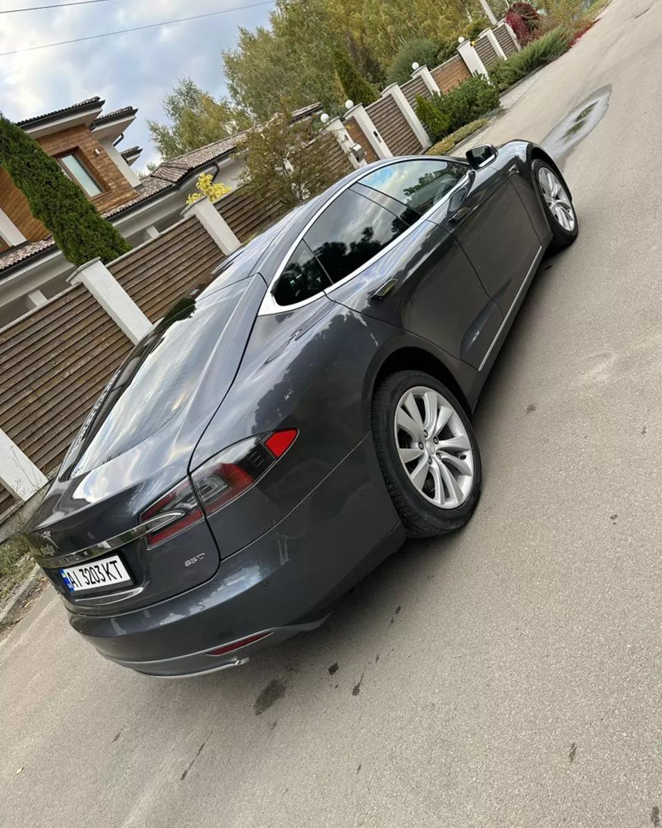 Tesla Model S  2015thumbnail71