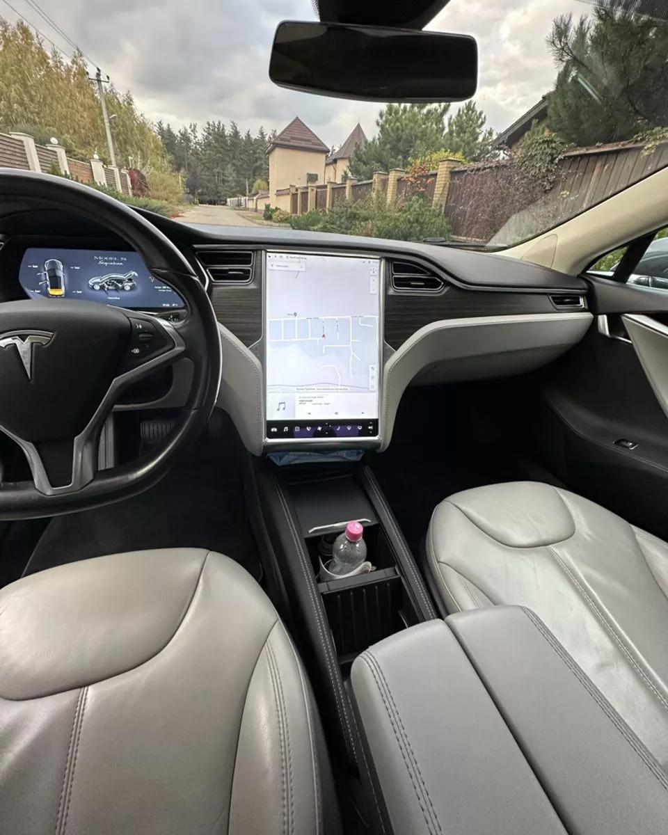 Tesla Model S  2015thumbnail261