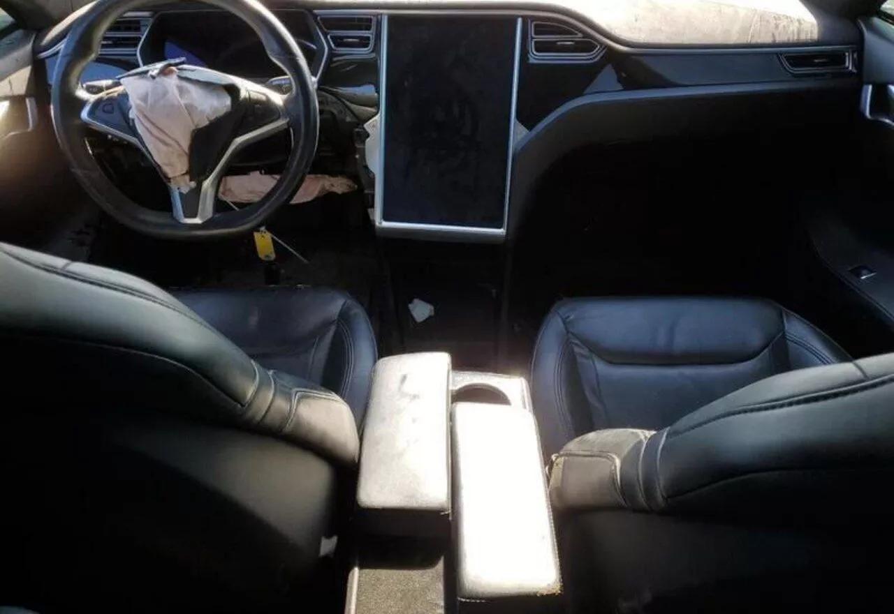 Tesla Model S  85 kWh 2015thumbnail271
