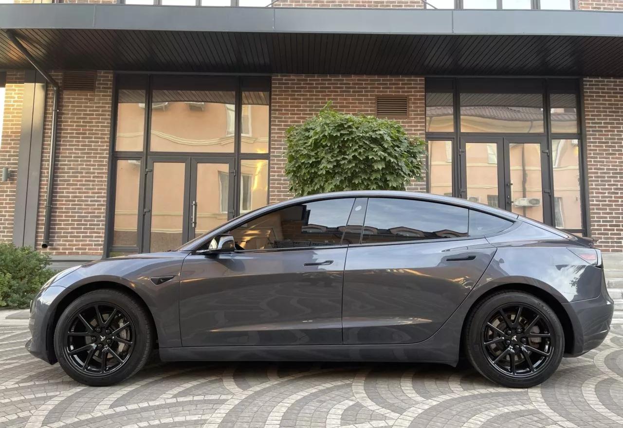 Tesla Model 3  80.5 kWh 2019121