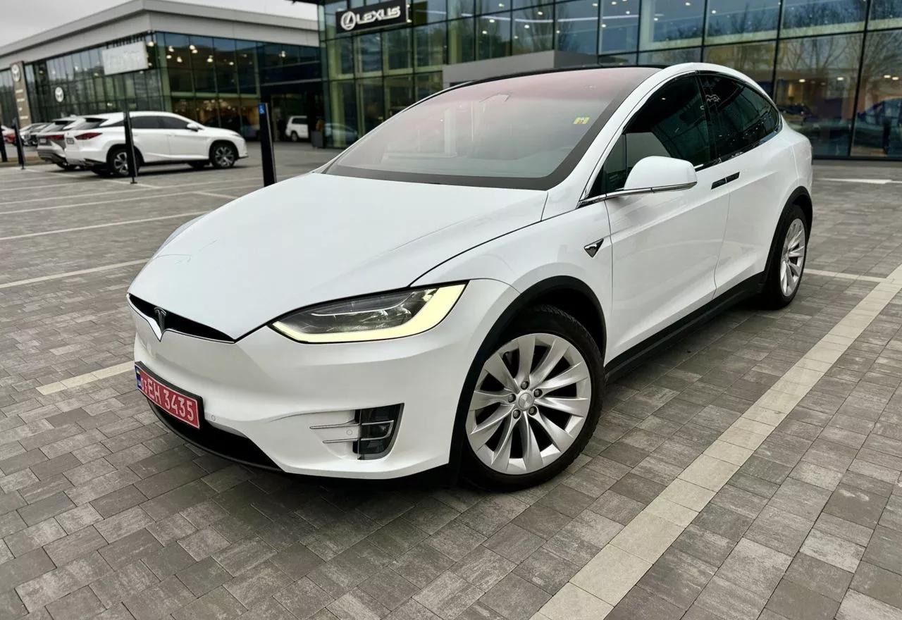 Tesla Model X  201821