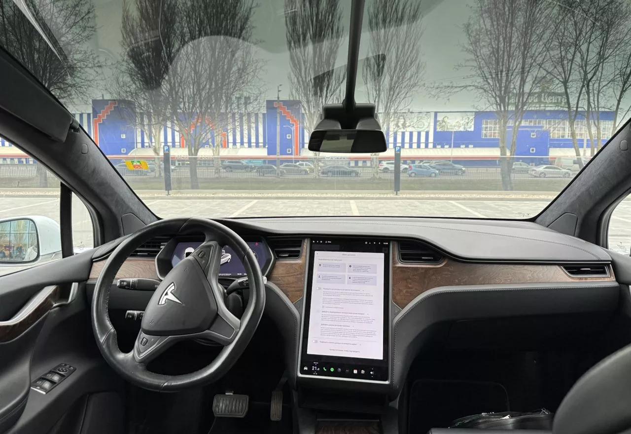 Tesla Model X  2018thumbnail141