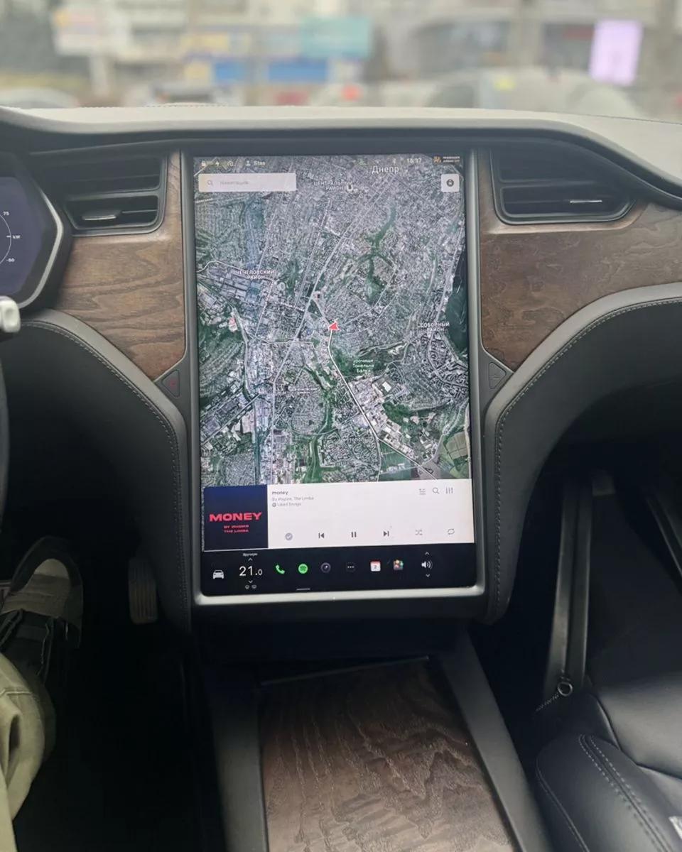 Tesla Model X  2018161