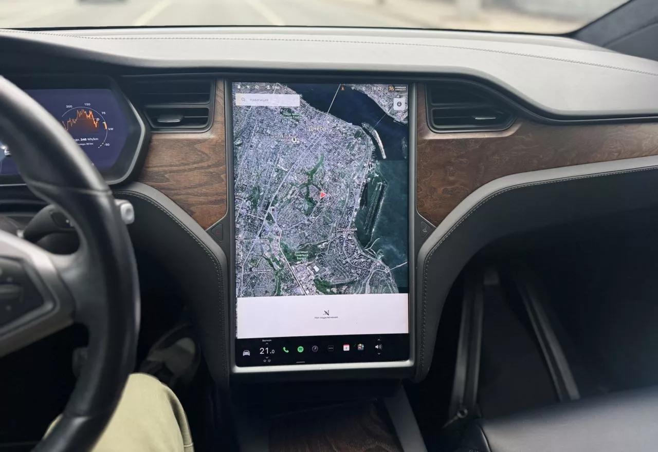 Tesla Model X  2018201