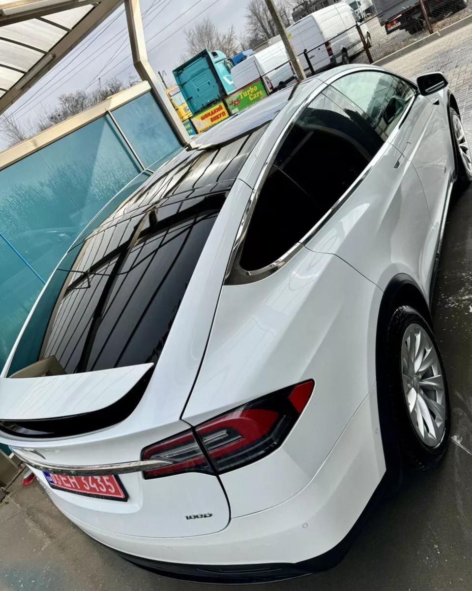 Tesla Model X  2018thumbnail261