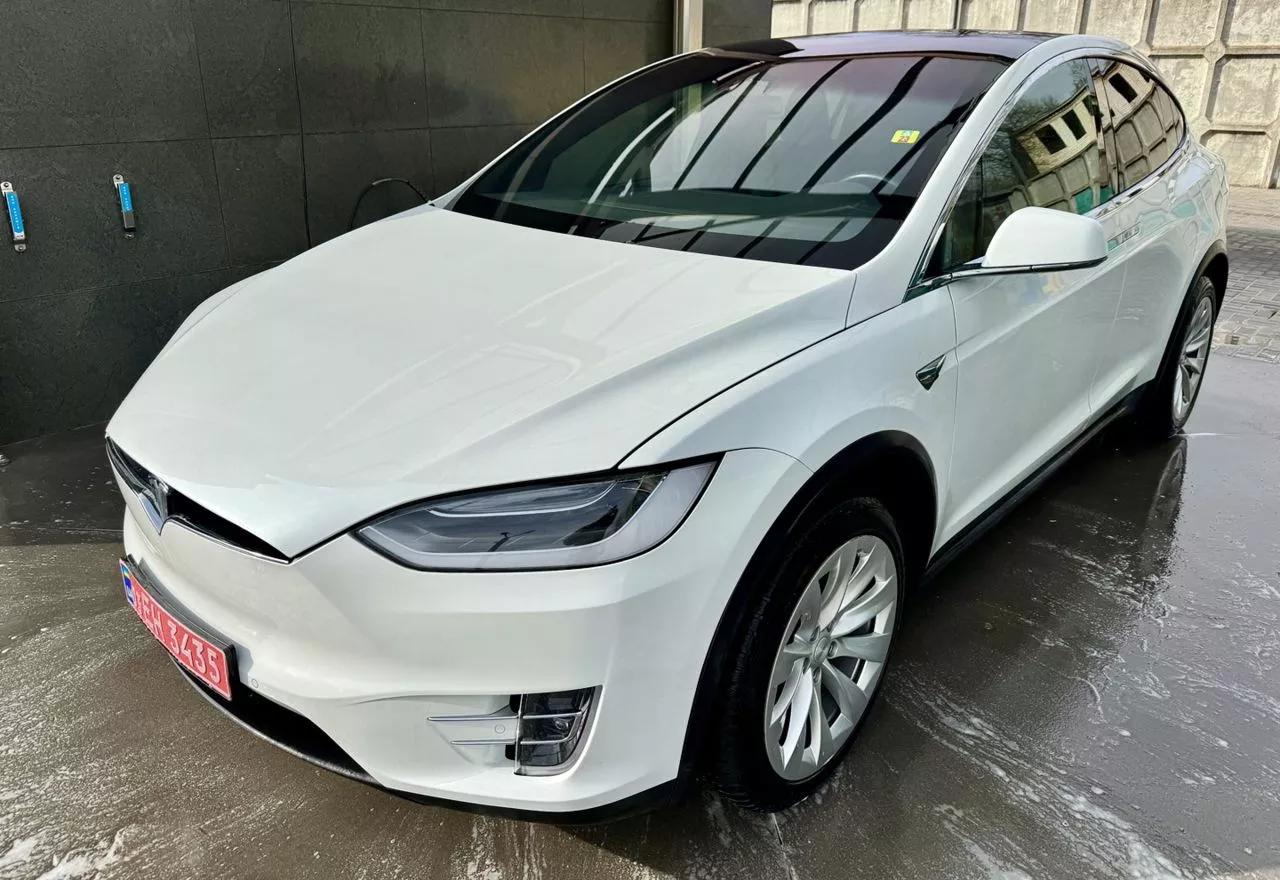 Tesla Model X  2018281