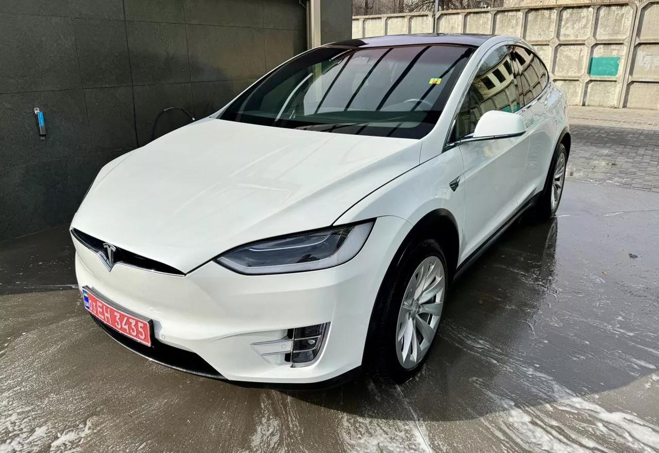 Tesla Model X  2018291