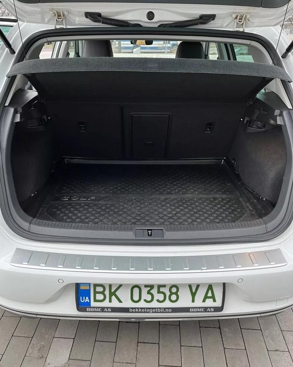Volkswagen e-Golf  2018241