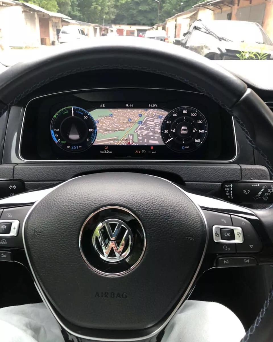 Volkswagen e-Golf  36 kWh 2018thumbnail81