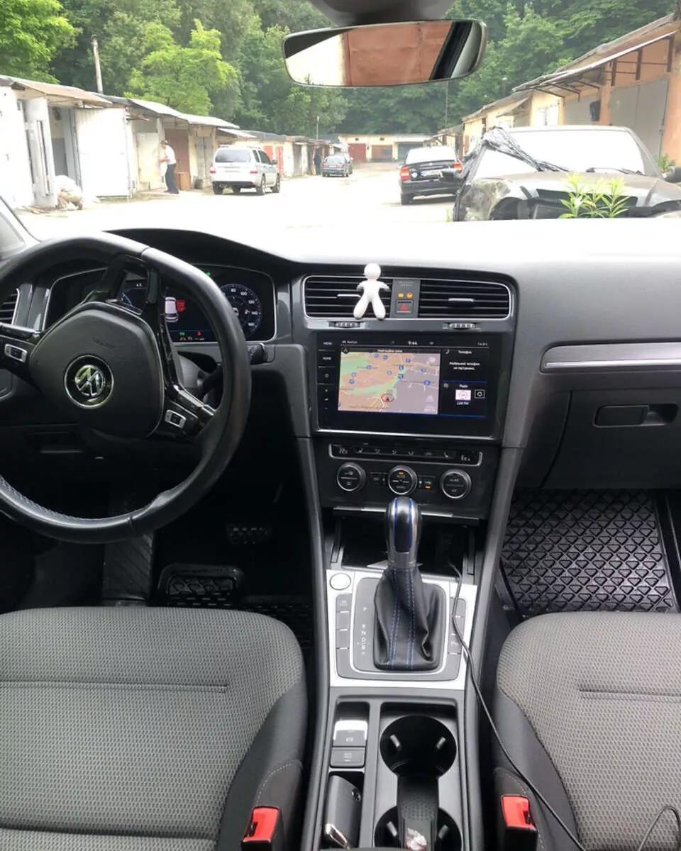 Volkswagen e-Golf  36 kWh 2018thumbnail151