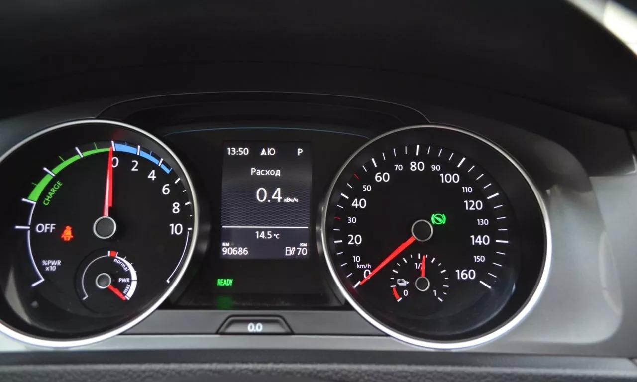 Volkswagen e-Golf  24 kWh 2015211