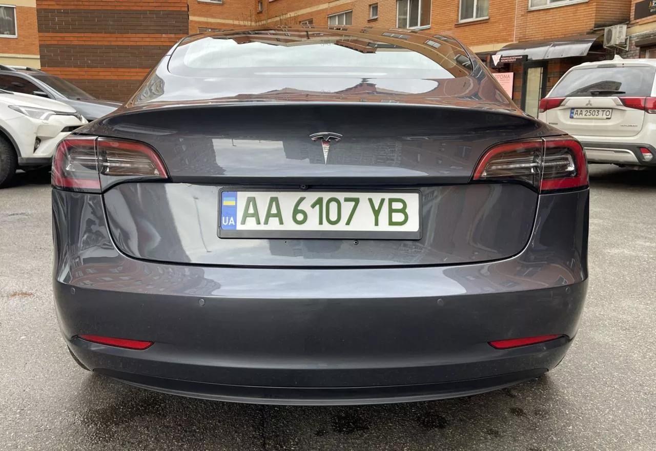 Tesla Model 3  2018191