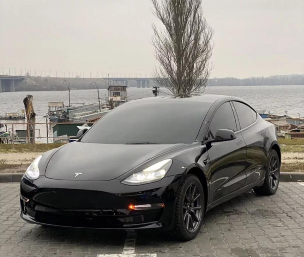 Tesla Model 3  62 kWh 202211
