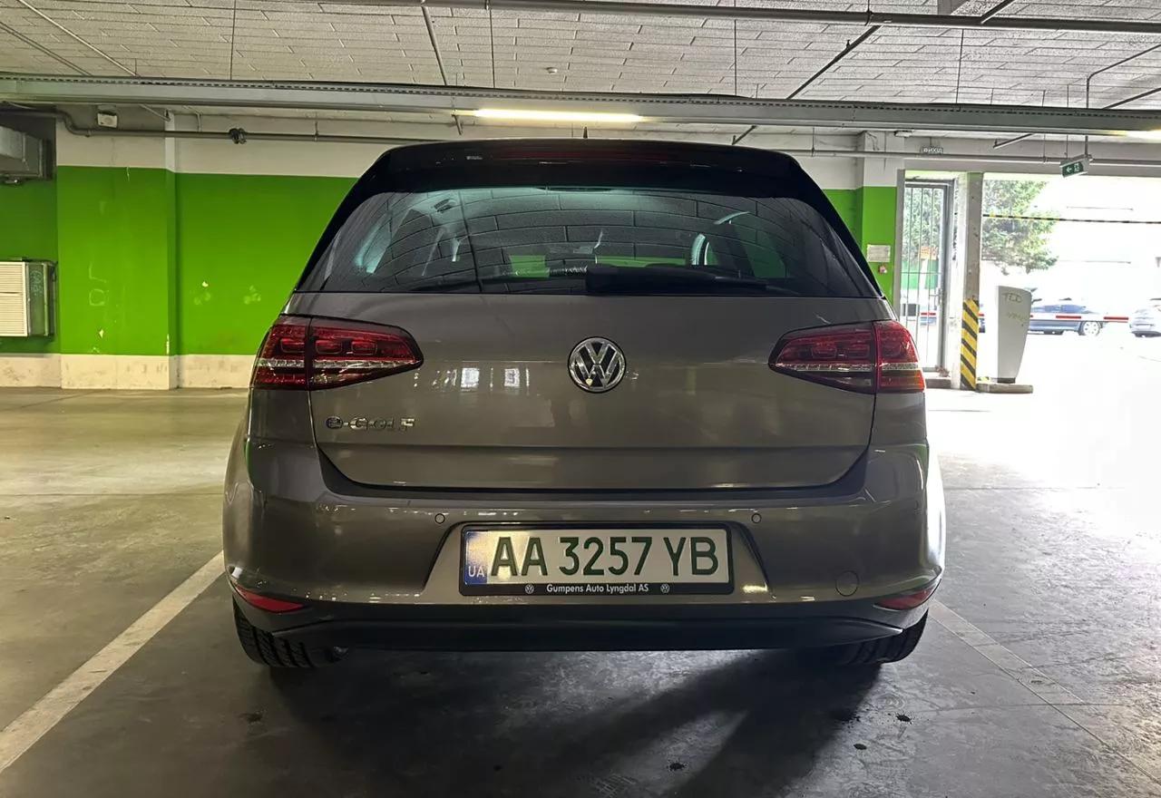 Volkswagen e-Golf  24 kWh 2015thumbnail21