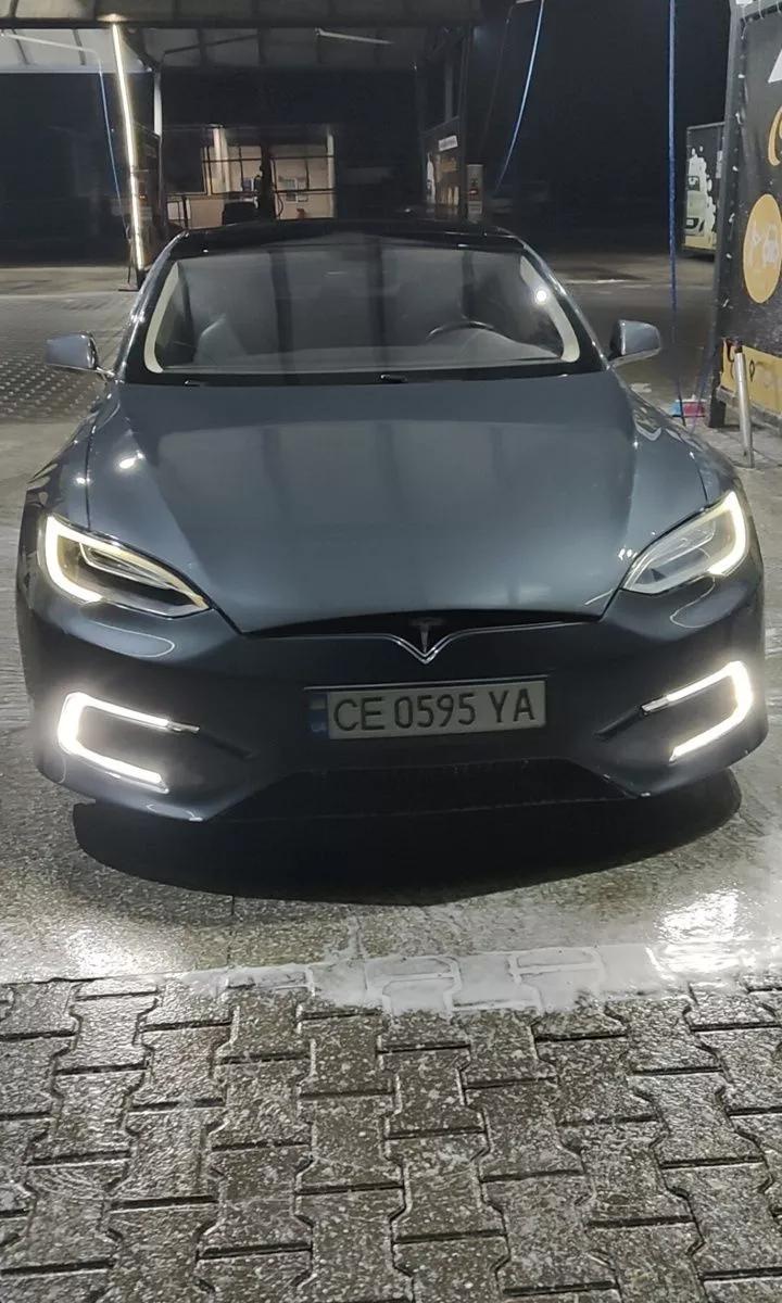 Tesla Model S  85 kWh 201311