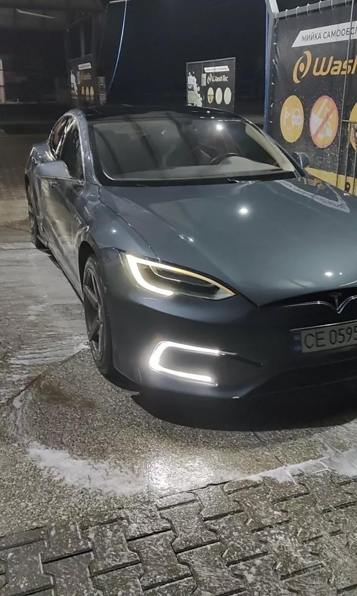 Tesla Model S  85 kWh 201351